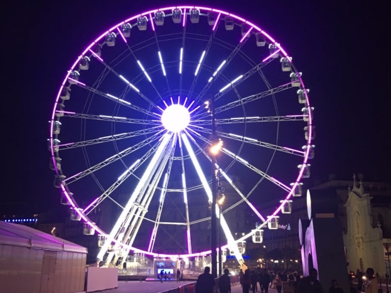 La grande roue reprend ses quartiers sur le Vieux-Port de Marseille