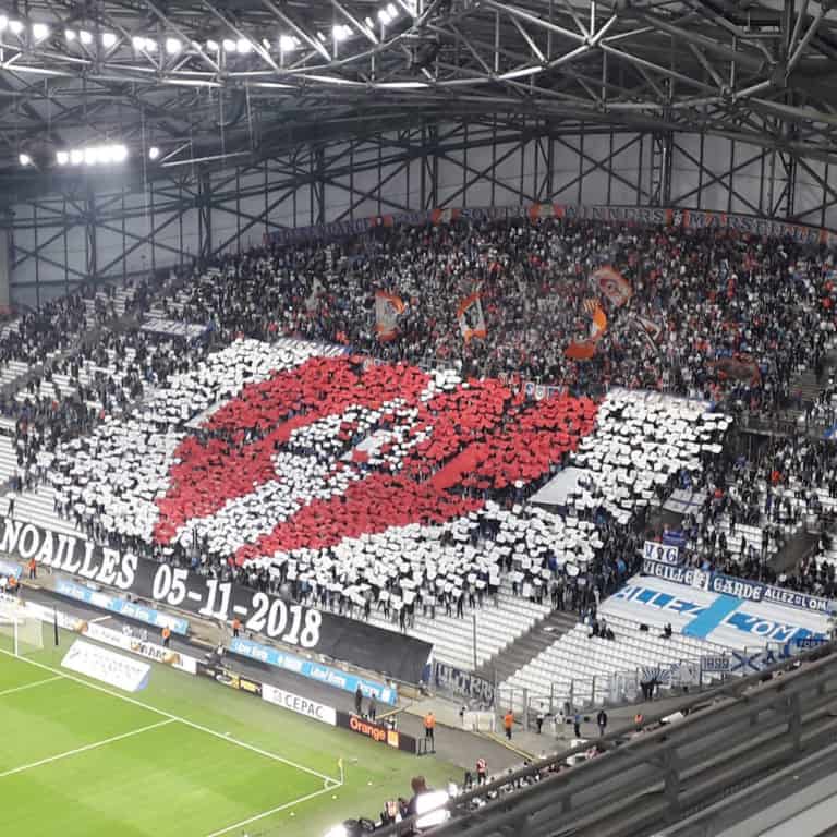 Des milliers de bougies aux fenêtres de Marseille et une semaine d’hommage aux victimes du 5 novembre 2018