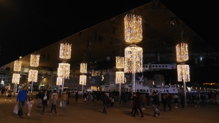Le centre-ville de Marseille s’illumine pour les fêtes de fin d’année
