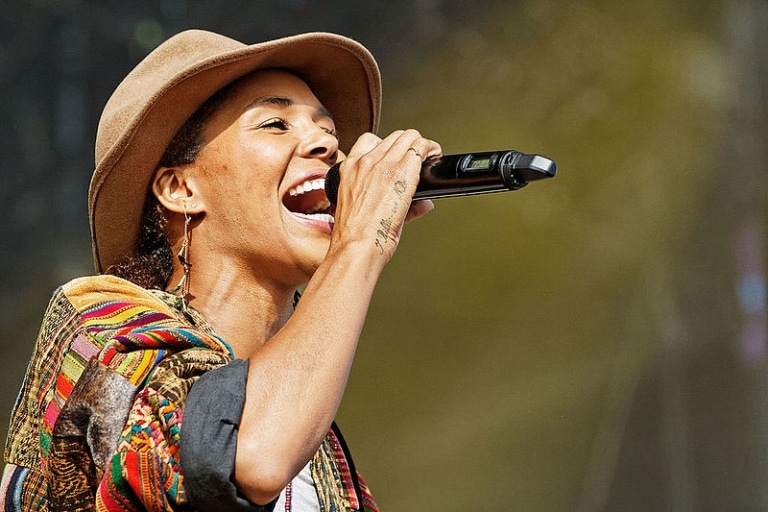 Ayo en concert à la Friche avant un grand show pour le Marseille Jazz des cinq continents