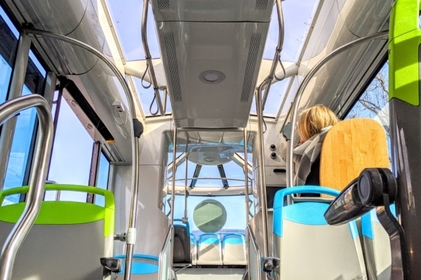 bus-electrique-plafond-vitre-rtm