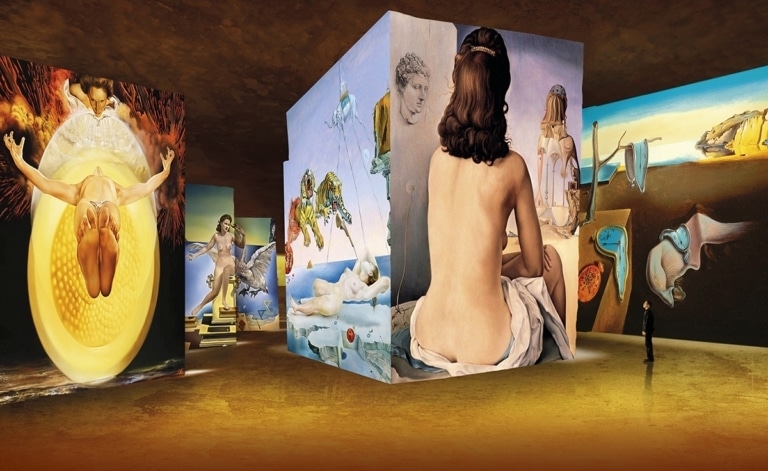 Salvador Dali s&rsquo;expose aux Carrières de Lumières sur la musique des Pink Floyd