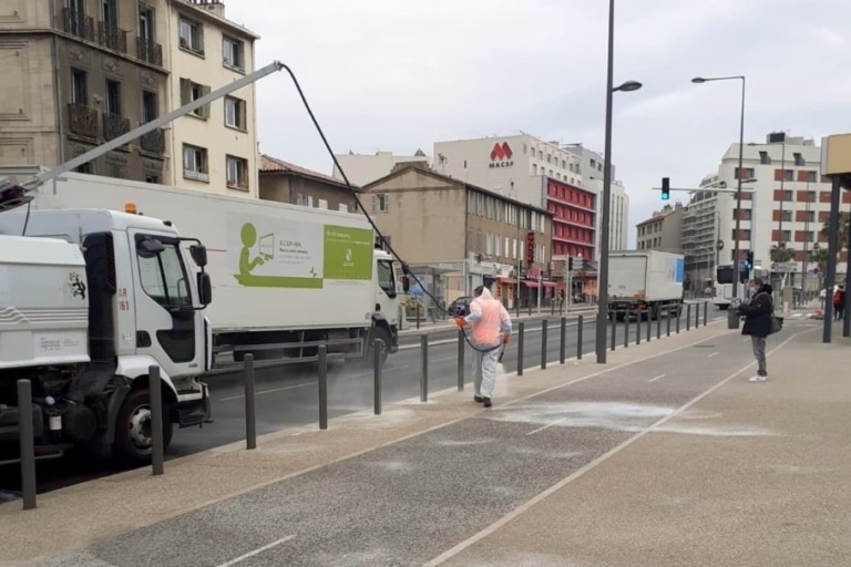 La désinfection des rues de Marseille a débuté aujourd&rsquo;hui et continue demain