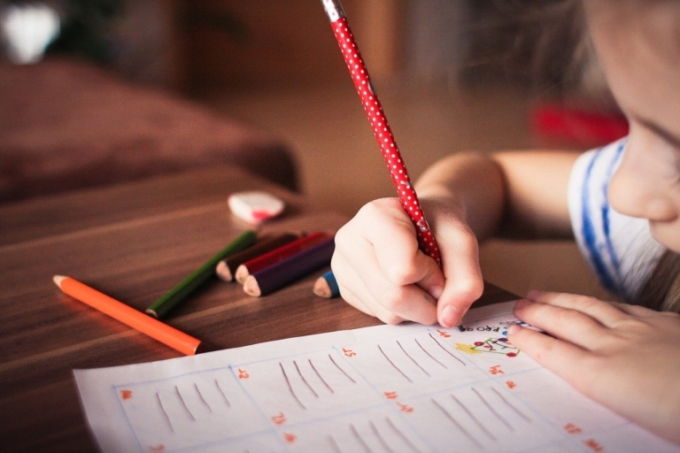 Reconfinement : ces activités d&rsquo;intérieur à faire avec vos enfants