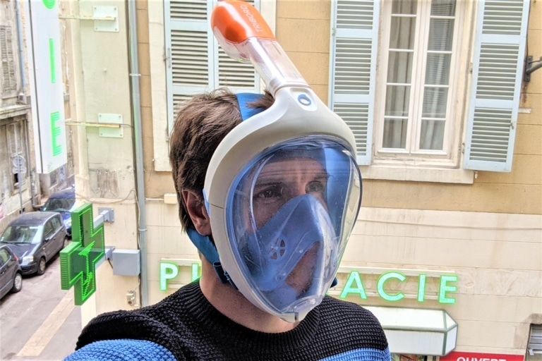 Decathlon stoppe les ventes de son masque de plongée pour le réserver aux soignants