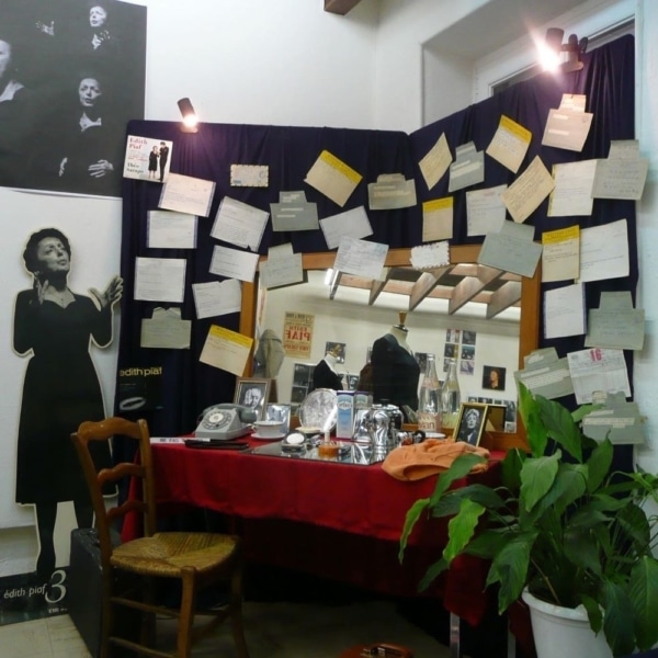 piaf-musée-marseille-coiffeuse-collection