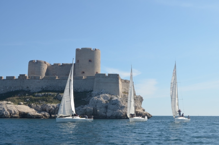 Une compétition en mer met au défi étudiants et entrepreneurs locaux