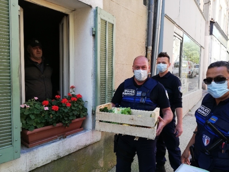 Des milliers de paniers paysans distribués aux plus démunis à Marseille