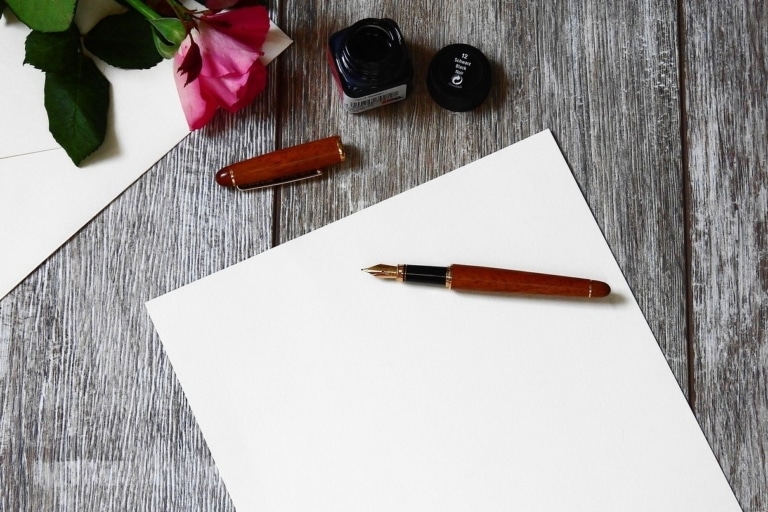 « 1 lettre 1 sourire » : Un site pour envoyer des lettres aux personnes isolées en EHPAD