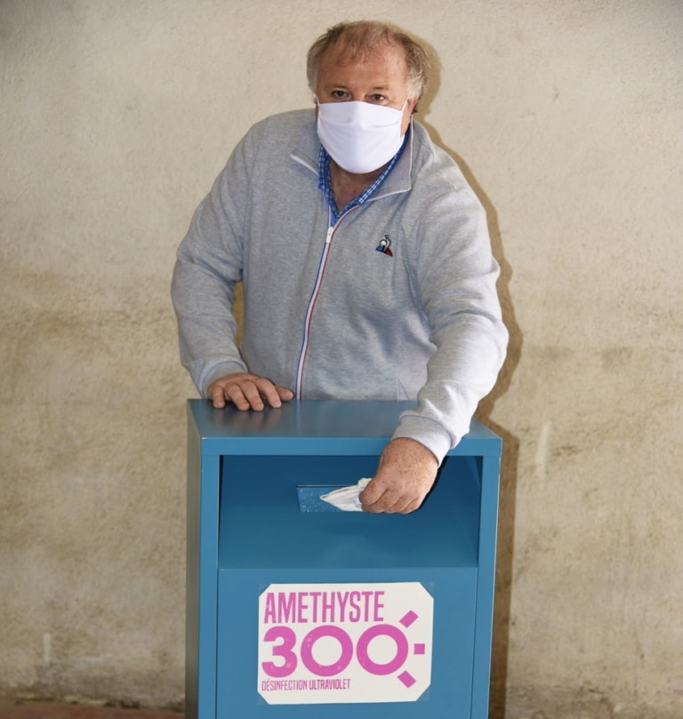 Une entreprise provençale invente une armoire UV qui désinfecte masques et gants usagés