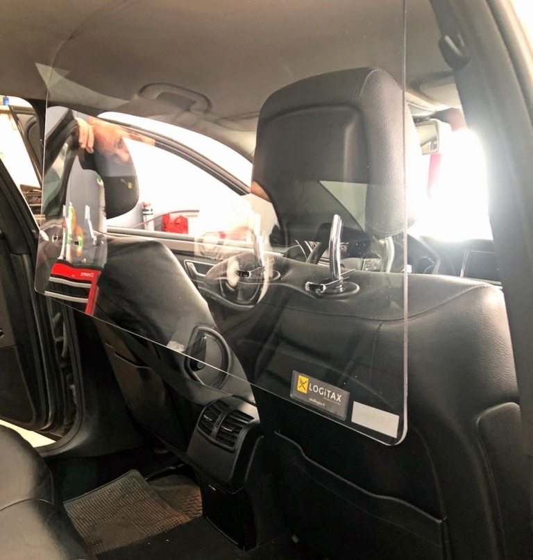 Des taxis marseillais installent des vitres en plexiglas pour se protéger