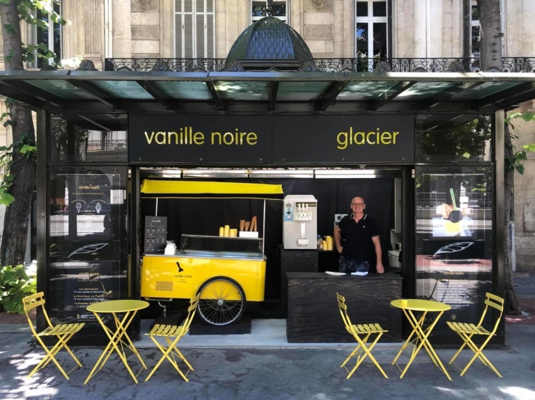 Le glacier Vanille Noire investit le kiosque de la place Félix Baret