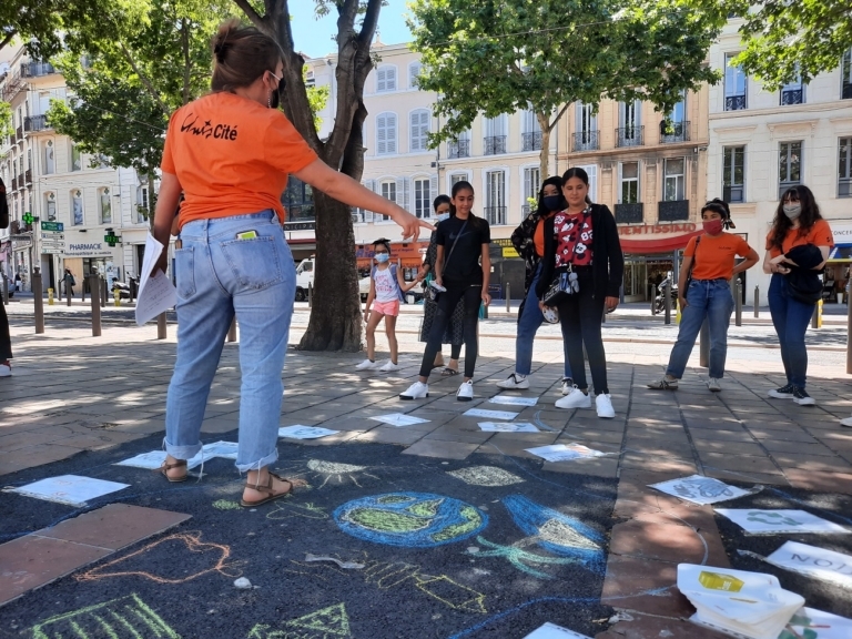 Les jeunes d&rsquo;Unis-Cité réunis pour sensibiliser les Marseillais au tri des déchets