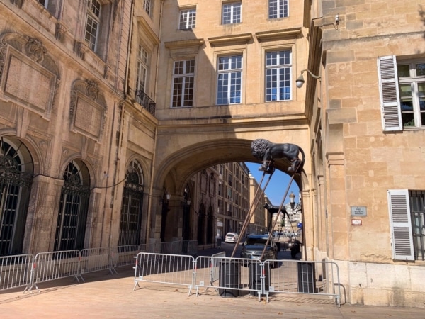 entree-hotel-de-ville-marseille