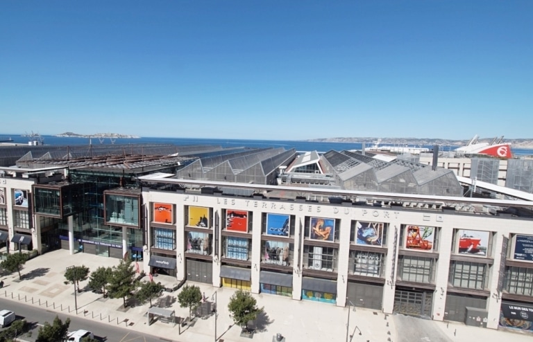 Les Terrasses du Port inaugurent une surface record de panneaux solaires sur leur toit