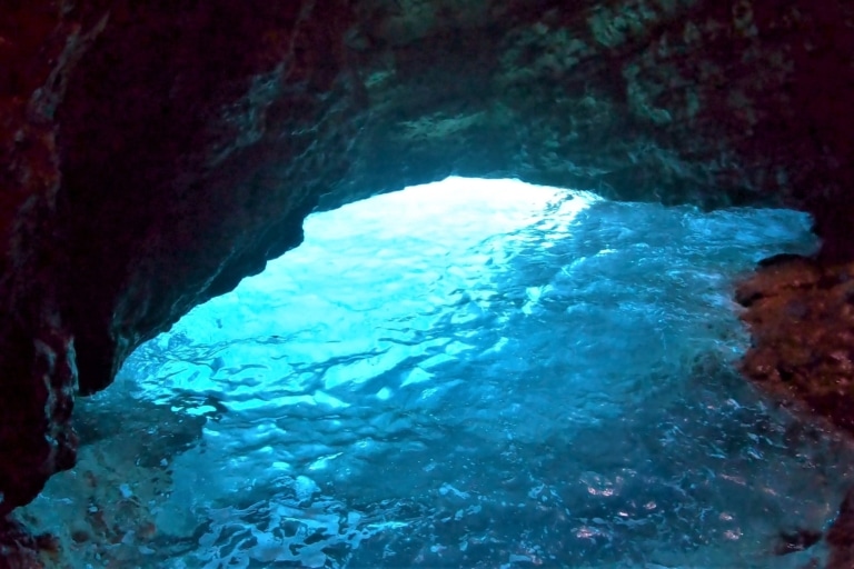 [Vidéo] À la découverte de la grotte semi-immergée de la Porte de Rome
