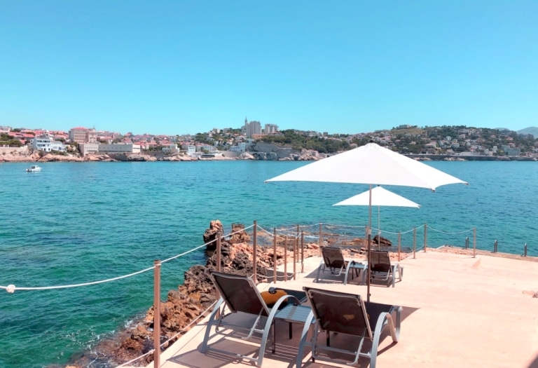 C2 Beach sur l&rsquo;île Degaby, la plage privée et intimiste au large de Marseille