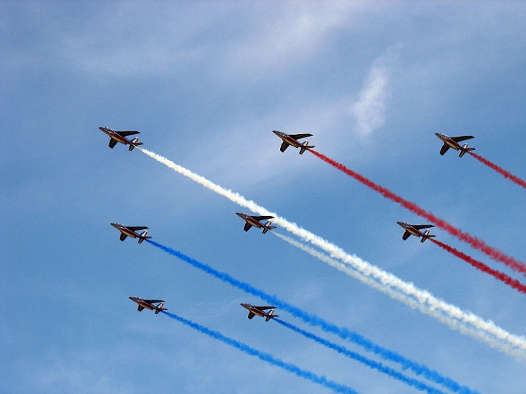[Vidéo] La patrouille de France survole les hôpitaux de Marseille