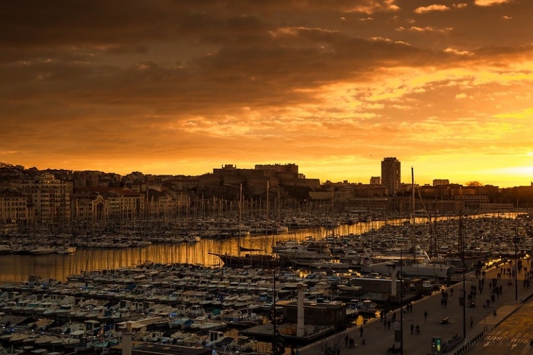 Sélection des meilleurs spots pour regarder le coucher de soleil à Marseille