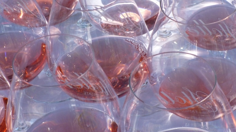 Le festival Ros&rsquo;été organise une chasse au vin rosé dans Marseille