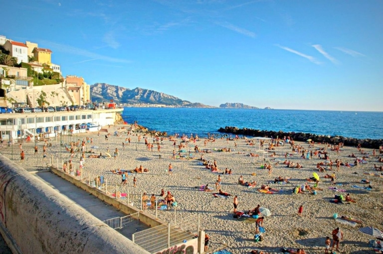 Le port du masque n&rsquo;est plus obligatoire sur les plages des Bouches-du-Rhône