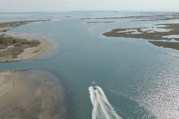 bateau-carteau-huitre-camargue-rhone-1