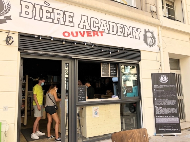 Bière Academy : le nouveau bar pour brasser et déguster sa bière en centre-ville