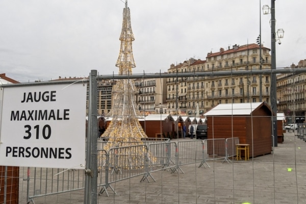 cabane-marche-noel-vieux-port-11