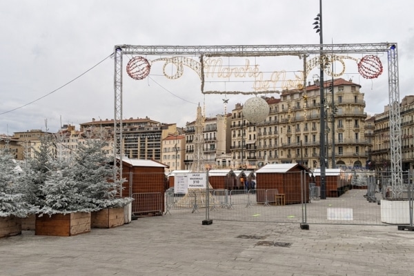 cabane-marche-noel-vieux-port-9