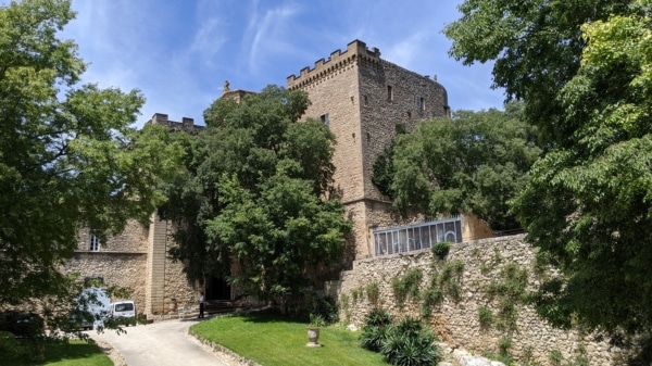 chateau-barben-rocher-mistral-2