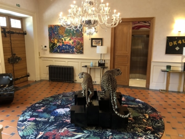 chateau-forbin-art-graffiti