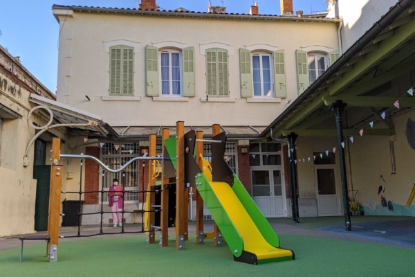 cour-ecole-marseille-primaire-maternelle