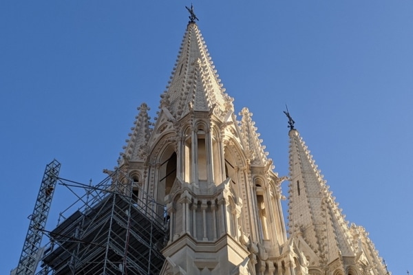 fleche-eglise-reformes-renovation