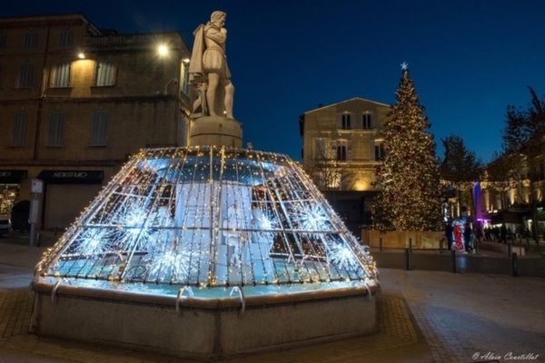 fontaine-statue-salon-provence-illumination