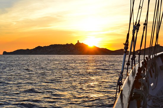 goelette-sunset-marseille
