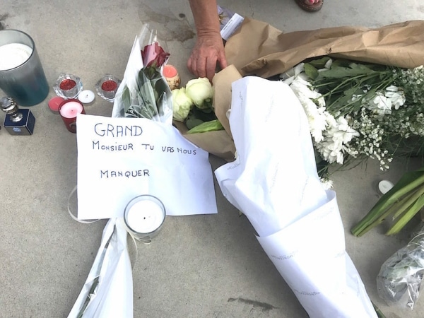 , En images : Les Marseillais clament leur amour &agrave; Bernard Tapie devant le V&eacute;lodrome, Made in Marseille