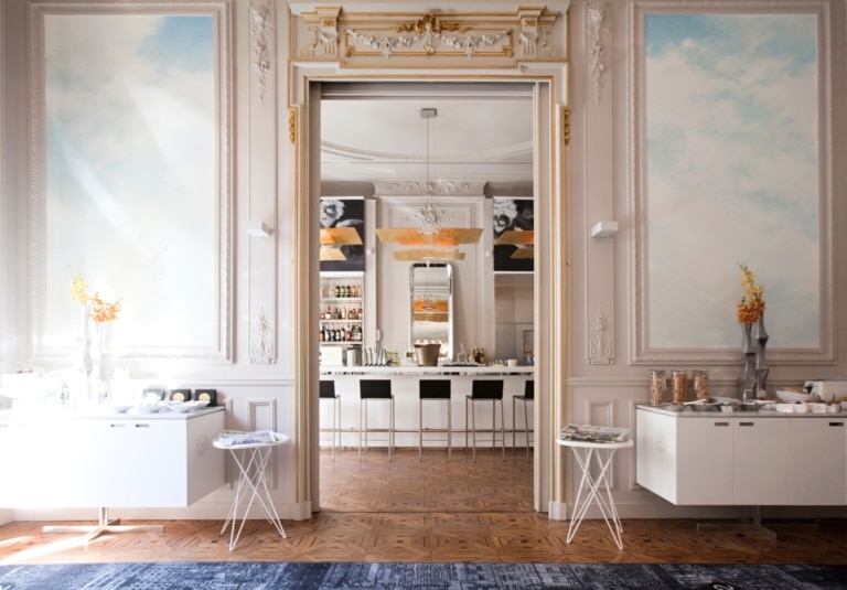 L&rsquo;hôtel C2 de Marseille accueille une exposition d&rsquo;art