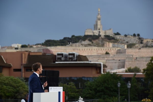 macron-notre-dame-de-la-garde-marseille copie