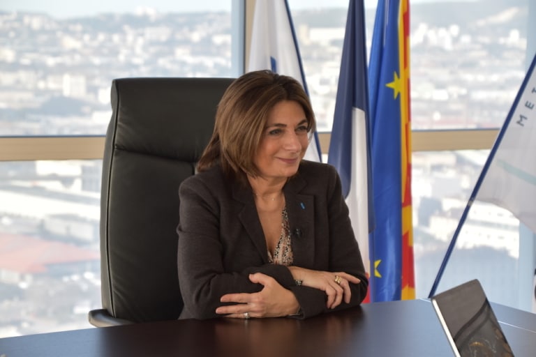 Martine Vassal en déplacement à Paris pour sécuriser les politiques départementales