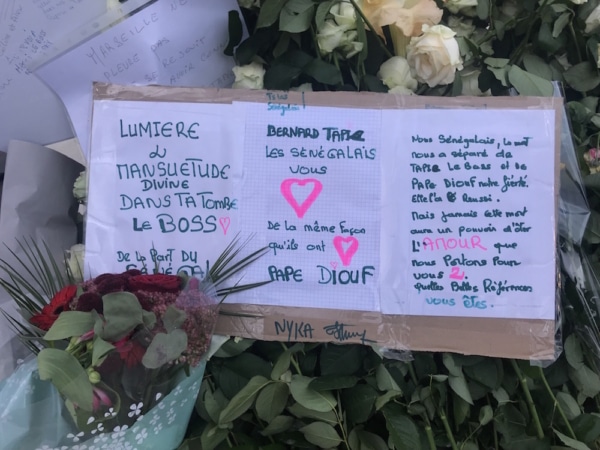 , En images : Les Marseillais clament leur amour &agrave; Bernard Tapie devant le V&eacute;lodrome, Made in Marseille