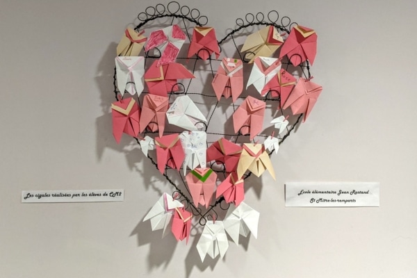 origami-cigale-coeur-octobre-rose-hopital-nord