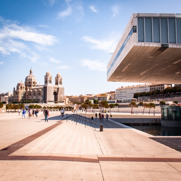 parvis-cathedrale-major-villa-mediterranee-J4