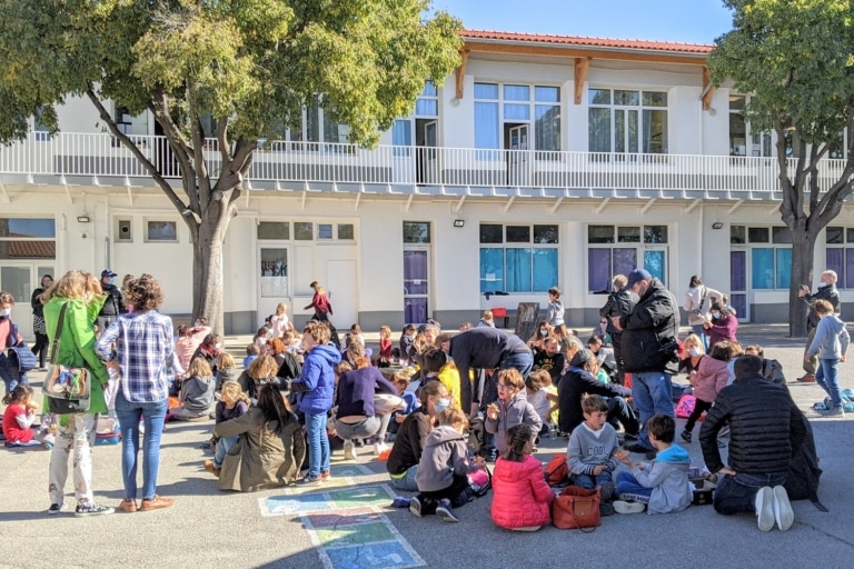 École de Bois Luzy : les parents mobilisés pour trouver des solutions face aux grèves des cantines