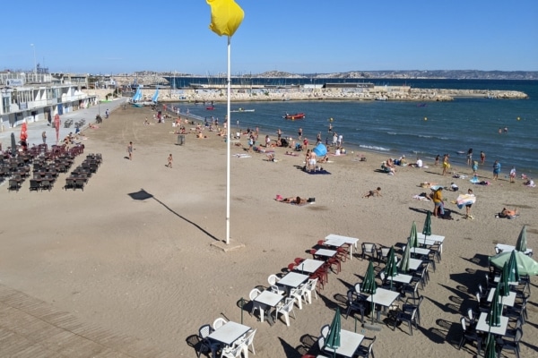 plage-pointe-rouge-terrasse