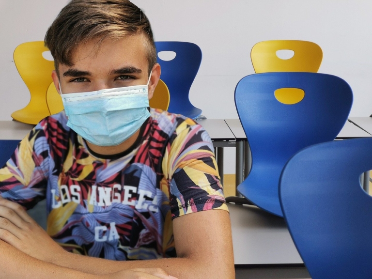 La Ville de Marseille a débuté la distribution de 700 000 masques dans les écoles