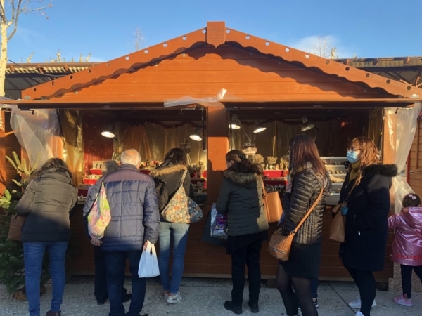 salon-provence-marche-noel-chalet
