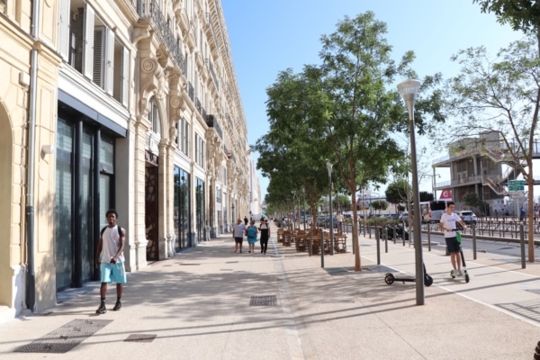 shopping-trottinette-rue-joliette-euromediterranee