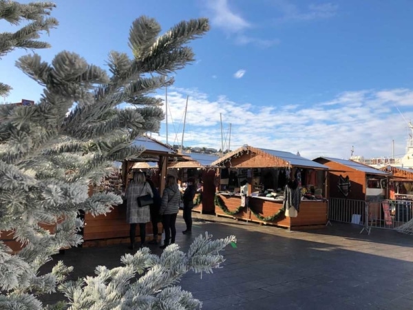 stand-sapin-marche-de-noel