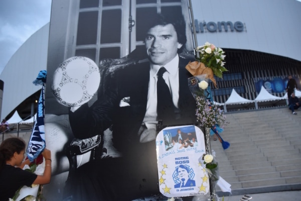 tapie-hommage-enfant-stade-velodrome