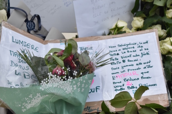 , En images : Les Marseillais clament leur amour &agrave; Bernard Tapie devant le V&eacute;lodrome, Made in Marseille
